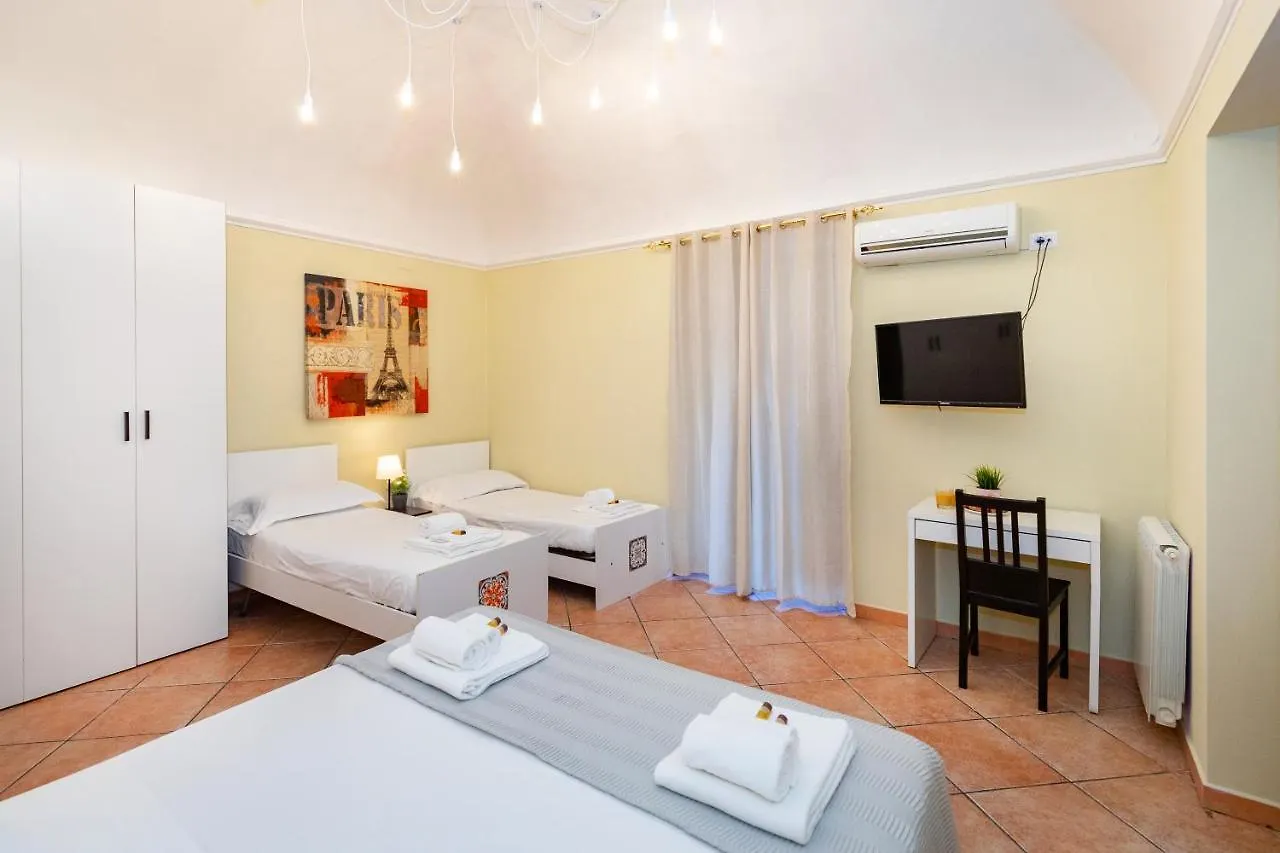 *** Bed & Breakfast Stesicoro Exclusive Rooms Aeroporto di Catania Fontana Rossa Italia